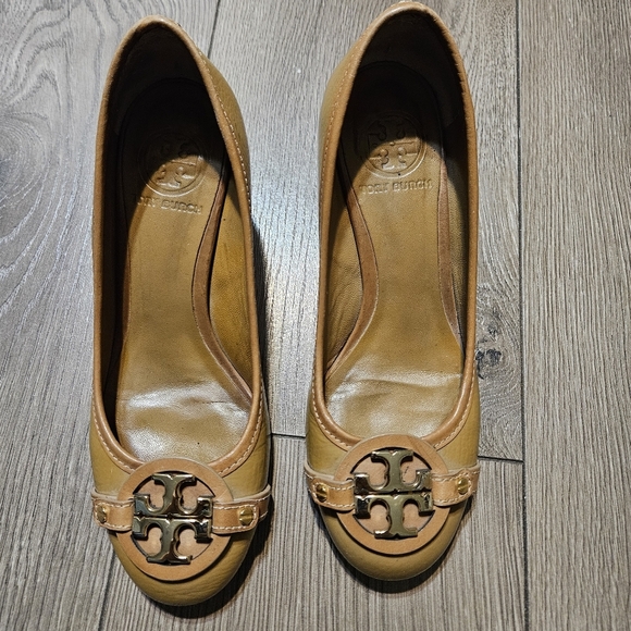 Tory Burch Calista Pumps Heels - Picture 1 of 7